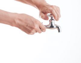今すぐ解決!蛇口が空回りして水が止まらない・出ないときの修理術