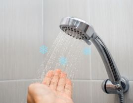 シャワーが温度調節してもぬるい!チェックすべき6つの原因と解決法
