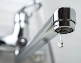 水道の蛇口からポタポタ水漏れする!種類ごとの原因・修理方法まとめ