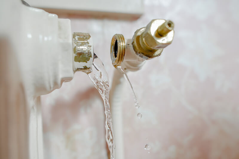 給水管からの水漏れ